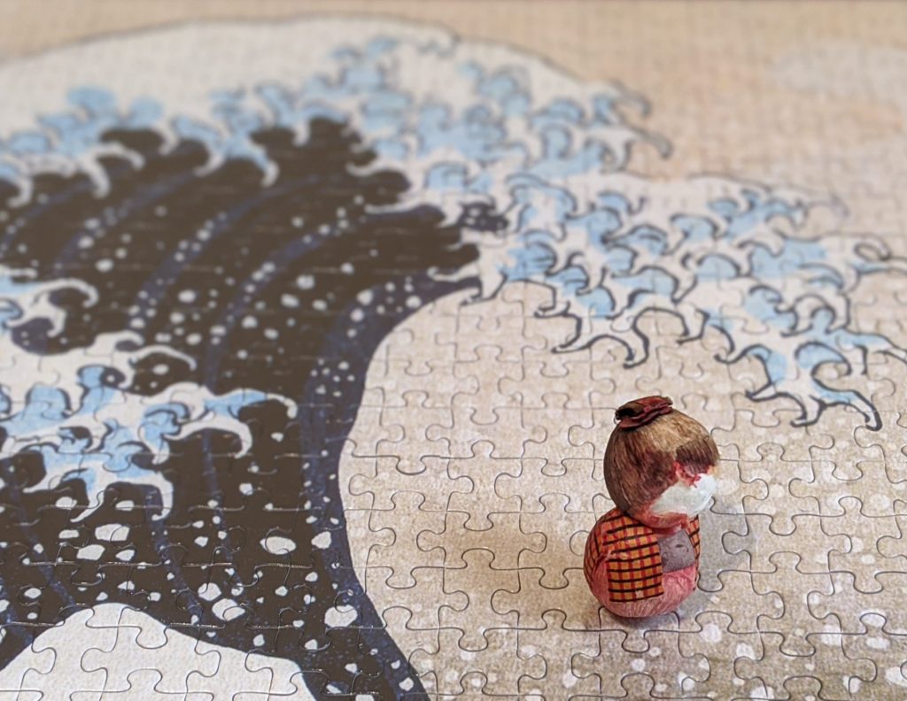 Okiagari Doll On Hokusai Puzzle